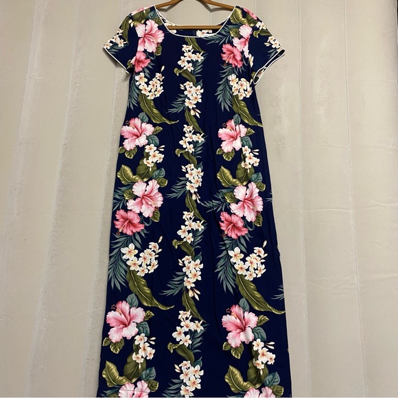 Iolani Women’s Dress Medium Hawaiian Floral Midi Shift Resortwear Feminine - Picture 2 of 11